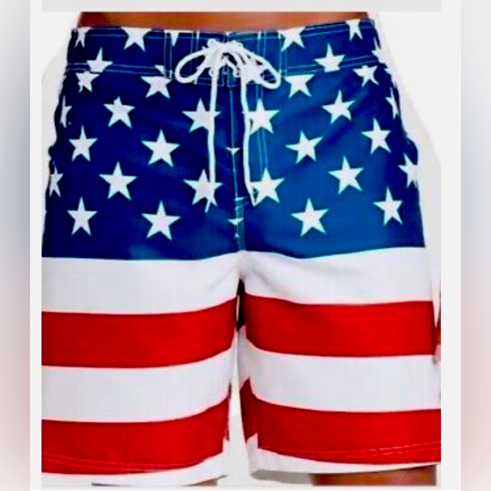 Walnut & 39th American flag trunks